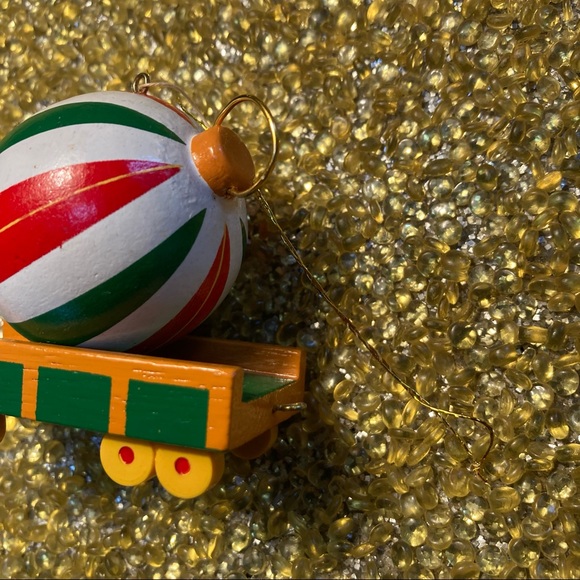 😻 3 for $13 Avon Christmas Train Ornament - Picture 5 of 12